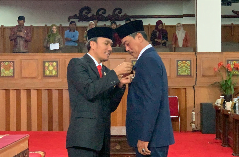Ketua DPRD Provinsi Jambi, Edi Purwanto Pimpin Paripurna Pengambilan Sumpah PAW M Asriadi.