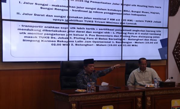 Pertemuan Gubernur Jambi Al Haris dengan sopir batubara. Foto : Diskominfo Provinsi Jambi