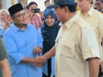 dr maulana (kiri) saat menyambut kedatangan prabowo subianto (kanan) di kota jambi.