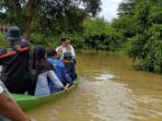 Gubernur Jambi, Al Haris saat Tinjau Banjir di Sijenjang dan Seberang Kota Jambi.