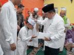 Gubernur Jambi, Al Haris saat menghadiri Isra’ Mi’raj di Masjid Cheng Hoo.
