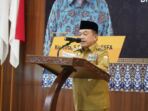 gubernur jambi, al haris saat menghadiri serah terima jabatan (sertijab) kepala perwakilan badan pemeriksa keuangan (bpk) perwakilan provinsi jambi.