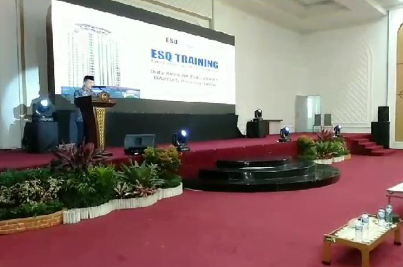 gubernur jambi, al haris saat menghadiri acara emotional spiritual quotient (esq) duta akhlak duta baznas..