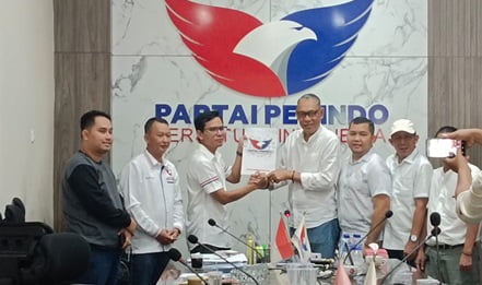bakal calon walikota (bacawako) jambi, h abdul rahman atau har mengambil formulir pendaftaran cakada di partai perindo