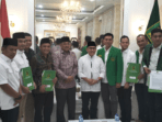 budi setiawan, cawako jambi saat terima rekom partai ppp.