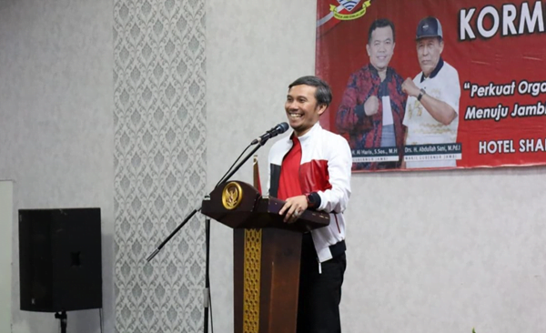 ketua dprd provinsi jambi sekaligus ketua kormi provinsi jambi, edi purwanto menghadiri rapat kerja kormi provinsi jambi.