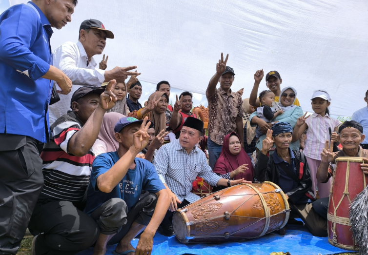 al haris disambut antusias di mandiangin timur sarolangun