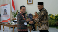gubernur jambi al haris meraih penghargaan tingkat nasional.
