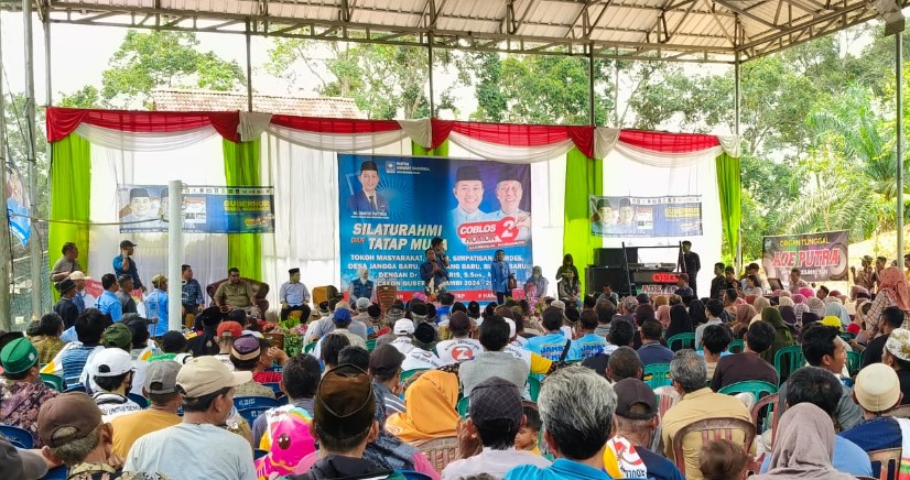 Calon Gubernur Jambi nomor urut 2 Al Haris didampingi Hafiz Fattah, Anita Yasmin dan Purwanto bersilaturahmi bersama warga desa Jangga Baru, Bulian Baru, dan Terentang Baru, Kecamatan Batin XXIV, Kabupaten Batanghari
