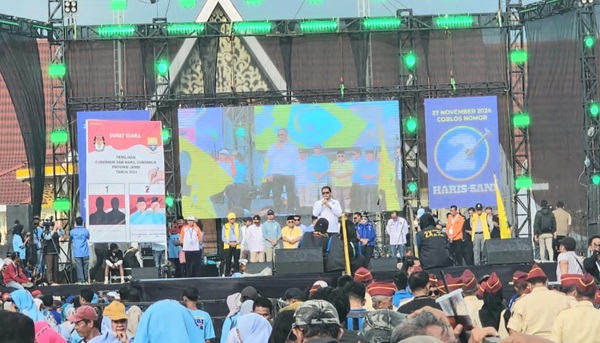 Ketua DPD Gerindra Provinsi Jambi, Sutan Adil Hendra (SAH) menyampaikan pesan dari Presiden RI Prabowo Subianto yang menitipkan salam untuk masyarakat Jambi, bahwa masyarakat Jambi adalah masyarakat cerdas.