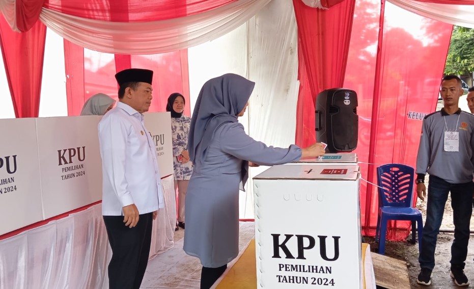 Pasangan calon nomor urut 02 Al Haris - Abdullah Sani, meraih suara terbanyak atau menang telak di sejumlah TPS di Muaro Jambi dan Kota Jambi.