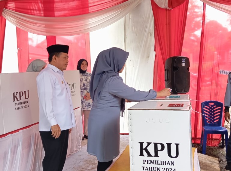 Pasangan calon nomor urut 02 Al Haris-Abdullah Sani kembali meraih kemenangan telak di Desa Seponjen Kecamatan Kumpeh