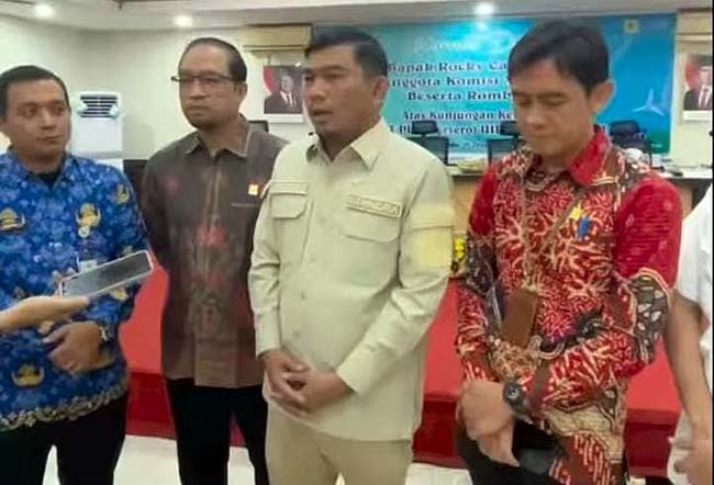 anggota dpr ri rocky