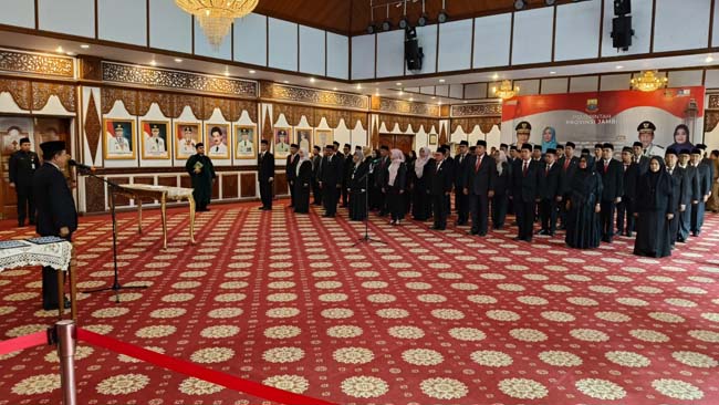 gubernur al haris lantik