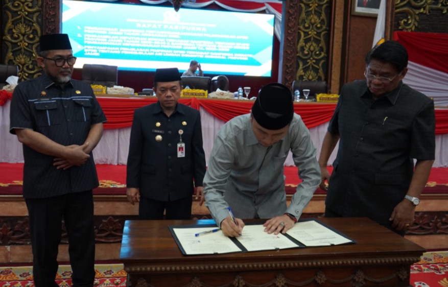 DPRD Provinsi Jambi menggelar rapat paripurna dengan tiga agenda yang dipimpin langsung Ketua DPRD Provinsi Jambi Edi Purwanto
