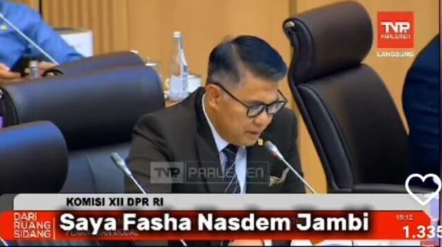 Anggota DPR RI dapil Jambi, Sy Fasha menyatakan bahwa, saat ini di Provinsi Jambi banyak permasalahan untuk investasi terkait dengan perizinan.
