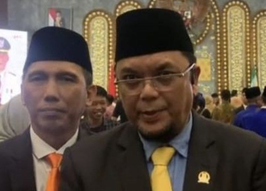 Angkutan batubara beberapa hari ini kembali bikin ulah dengan ramai-ramai melakukan aktifitasnya di jalan umum.