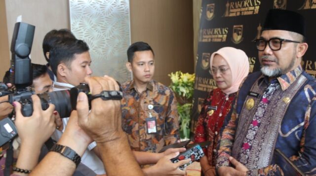 Pjs) Gubernur Jambi Dr. H. Sudirman, SH., MH., mendorong penguatan lembaga yang menangani pendapatan daerah.