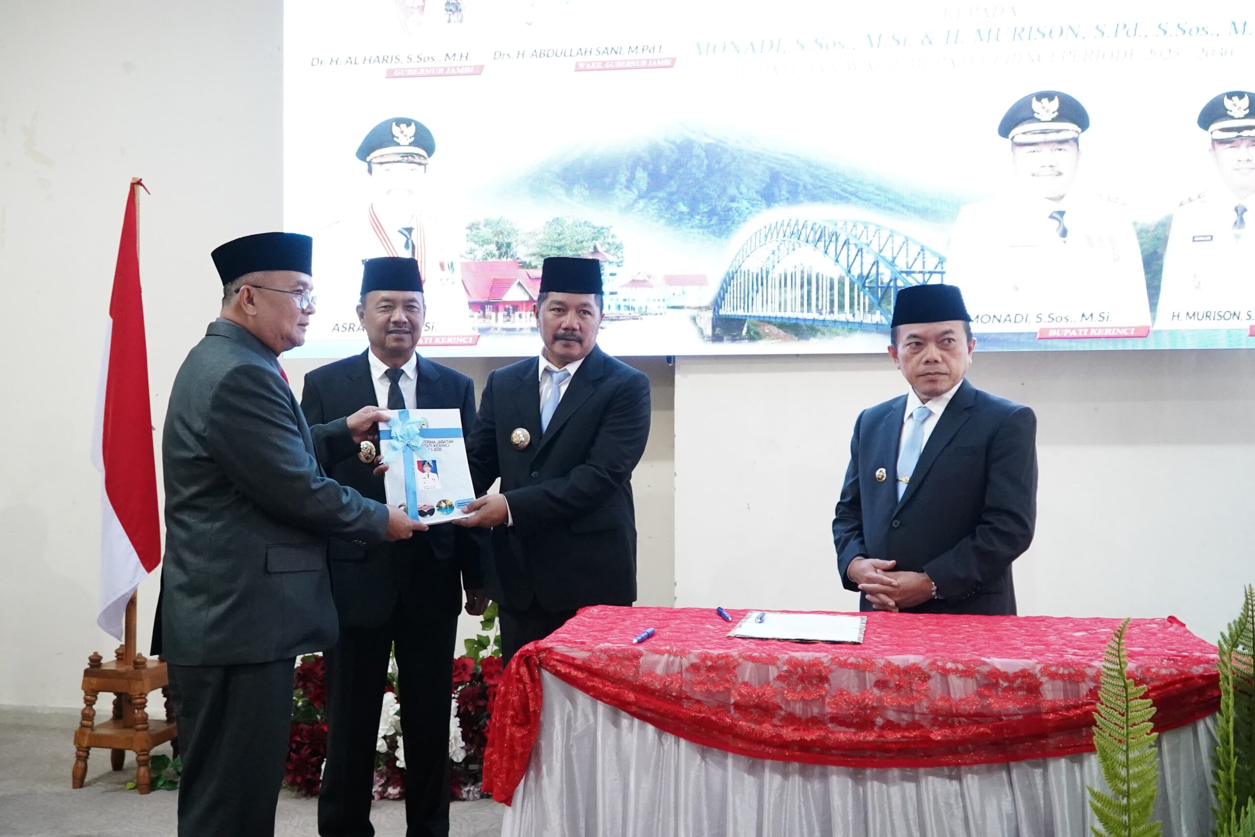 gubernur al haris