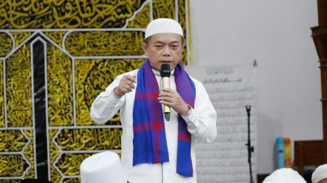 Gubernur Jambi Dr. H. Al Haris, S.Sos, MH kembali melaksanakan Safari Ramadhan 1446 Hijriah di Masjid Al Ma'mur, Desa Panti, Kecamatan Sarolangun, Kabupaten Sarolangun