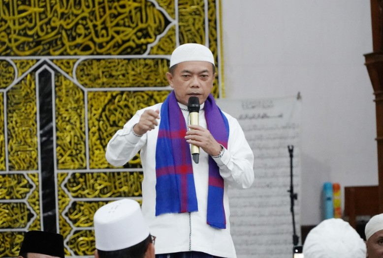 Gubernur Jambi Dr. H. Al Haris, S.Sos, MH kembali melaksanakan Safari Ramadhan 1446 Hijriah di Masjid Al Ma'mur, Desa Panti, Kecamatan Sarolangun, Kabupaten Sarolangun