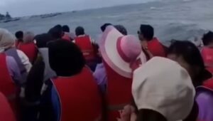 kapal wisatawan tenggelam