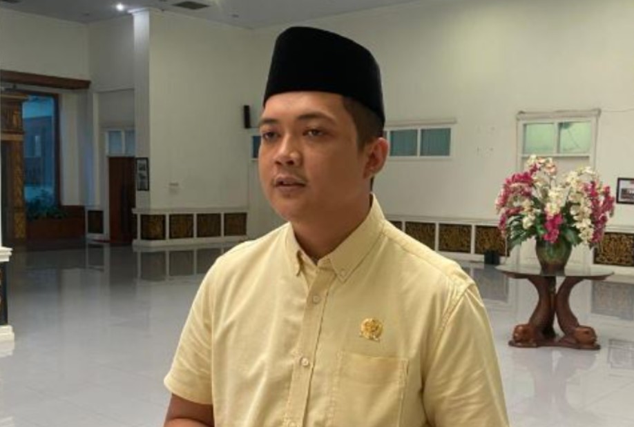 Ketua DPRD Provinsi Jambi M Hafiz Fattah mendapat pertanyaan dari masyarakat mengenai program Makan Bergizi Gratis (MBG).