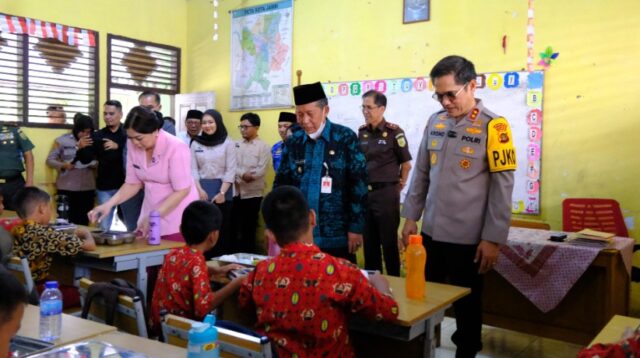 Wagub Sani Hadiri Peresmian SPPG Polda Jambi