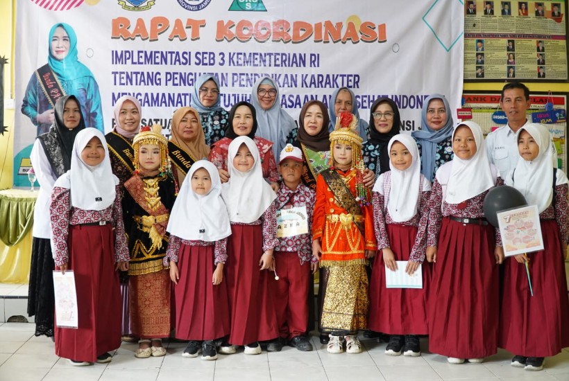 Bunda PAUD Hesti Haris Sosialisasikan 7 Kebiasaan Anak Indonesia Hebat