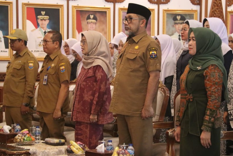 Sekda Sudirman Kukuhkan Pengurus PD IBI Provinsi Jambi