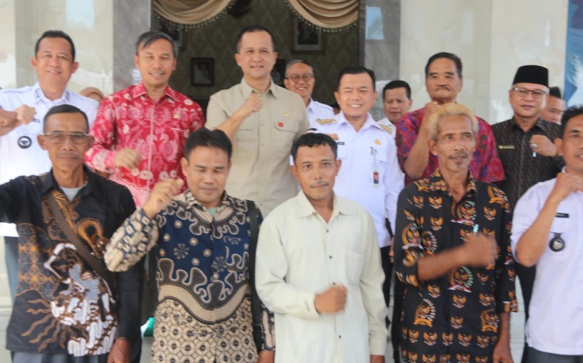 Gubernur Al Haris Dampingi Menteri Transmigrasi Bahas Penyelesaian Permasalahan TSM IV Gelam Baru