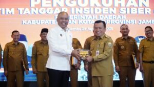 Gubernur Al Haris Terima Penghargaan Jambi Jadi Provinsi ke-6 Lengkapi Tim Tanggap Insiden Siber, Tegaskan Perkuat Ketahanan Digital Daerah