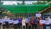 Hj. Hesti Haris Serahkan 17 Unit Bantuan Bedah Rumah