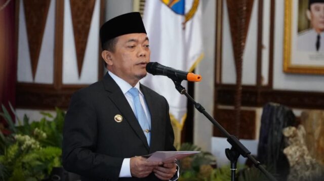 Lantik Direksi Baru Bank Jambi, Gubernur Al Haris Tekankan Profesionalisme dan Inovasi