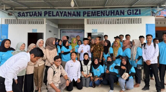 Tinjau SPPG di Pemayung, Gubernur Al Haris Minta Beli Bahan Pokok di Jambi Agar Perputaran Ekonomi Semakin Meningkat