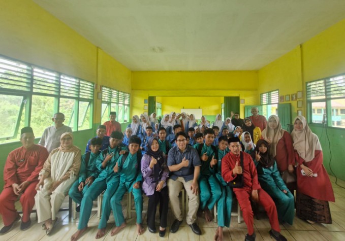 Hj. Hesti Haris Tinjau Penerapan Metode Smart Edu di SMPN 23 Kota Jambi