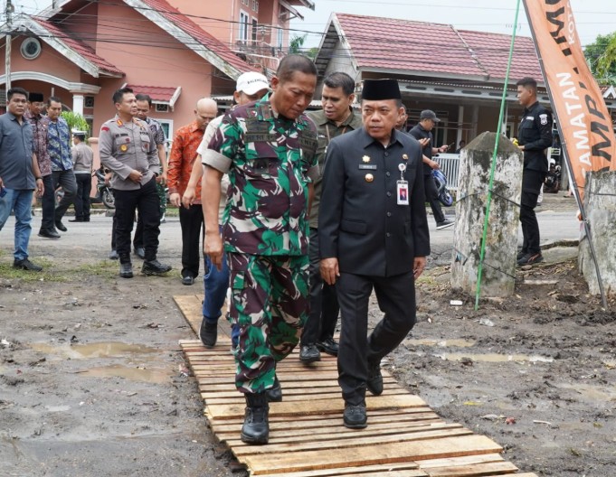 Gubernur Al Haris Hadiri Peletakan Batu Pertama Pembangunan 80 ribu Gerai Kopdes Merah Putih secara Virtual