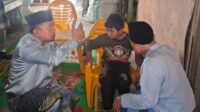 Tersentuh Lihat Kondisi Misba, Gubernur Al Haris Serahkan Kursi Roda dan Janji Perbaiki Rumah