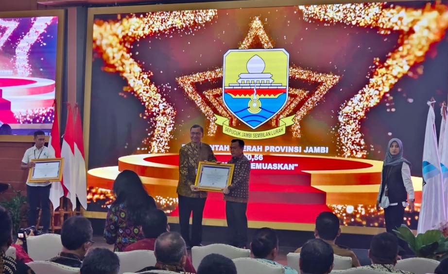 Gubernur Al Haris Raih Penghargaan Akreditasi Kearsipan Tingkat Nasional, Dengan Kategori “Sangat Memuaskan”