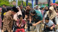 Gubernur Al Haris Salurkan Bantuan Dumisake Pendidikan di Merangin: Tak Ada Lagi Anak Jambi Putus Sekolah Karena Biaya Gubernur Al Haris Salurkan Bantuan Dumisake Pendidikan di Merangin: Tak Ada Lagi Anak Jambi Putus Sekolah Karena Biaya
