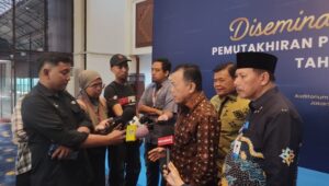 Hadiri Diseminasi Nasional Pemutakhiran Pendataan Keluarga 2025, Gubernur Al Haris Terima Penghargaan dari BKKBN