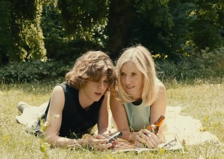 Ulasan Last Summer 2023 – Saat Nafsu, Kekuasaan, dan Diam-Diam Menghancurkan Rumah Tangga