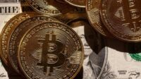 Sejarah Bitcoin dan Bahaya Investasi Bitcoin: Mengapa Banyak Orang Masuk dengan Harapan, Keluar dengan Penyesalan