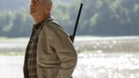 Out of Death (2021): Saat Bruce Willis Hadapi Kejahatan Polisi dalam Thriller Tegang