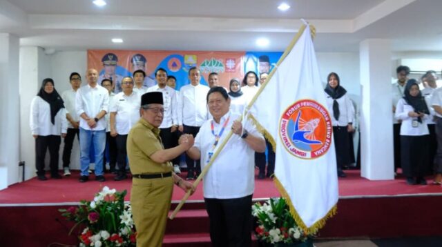 Wagub Sani Kukuhkan Pengurus FPRB Provinsi Jambi