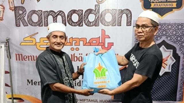 PTPN IV Regional IV Kirim 100 Hampers ke Masjid-masjid