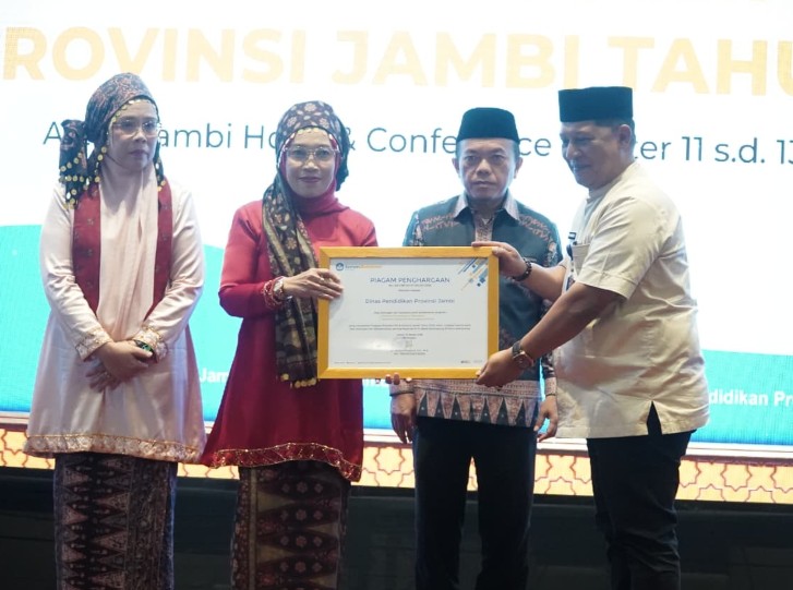 Dukung Program Prioritas GTK, Disdik Jambi Raih Penghargaan dari Balai Guru dan Tenaga Kependidikan