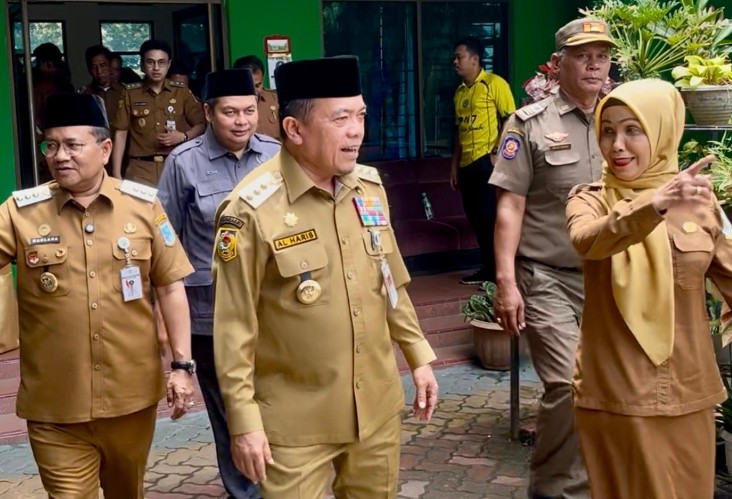 Gubernur Al Haris Tinjau Pelaksanaan Tes Kompetensi Akademik SMP di Kota Jambi, Tekankan Pemerataan Mutu Pendidikan