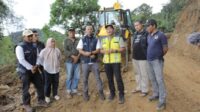 Tanggap Darurat Infrastruktur: UPTD Workshop Dinas PUTR Jambi Fokus Perbaiki Jalur Logistik Ranah Pemetik