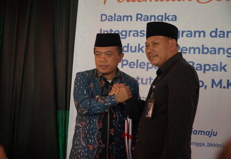 Memasuki Masa Pensiun, Gubernur Al Haris Apresiasi Kinerja Kepala BKKBN Provinsi Jambi Putut Riyatno